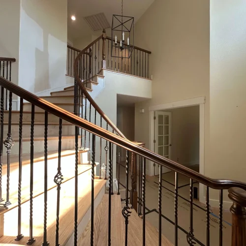 Solid Wood Spiral Stairs with Metal Spindles